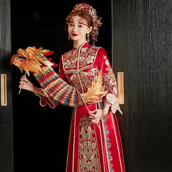 Китайската традиционна бродерия Чонсам Сватбен тост Облекло на Булката Сватбена рокля с пайети и мъниста