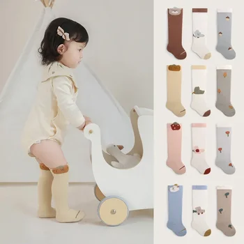 2023 Есенни нови чорапи за новородени в корейски стил, детски свободни топли памучни чорапи до коляното, дълги чорапи за момчета и момичета, чорапи