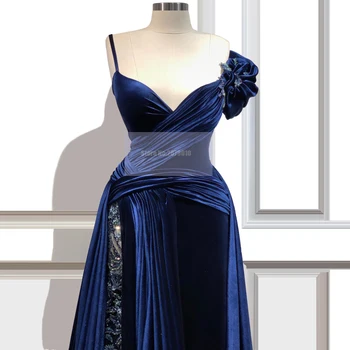 Елегантна Кралско синьо вечерна рокля-калъф с цепка до пода, бархатное рокля за бала, расшитое мъниста и пайети, Вечерна рокля Саудитска Арабия 2020, Дубай