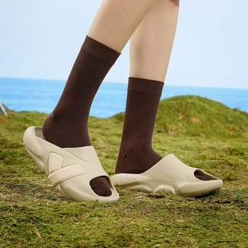 Xtep Дълги Чорапи Унисекс 2023 Пролет Плътен Цвят Памук Ежедневни Модни Дишащи И Удобни Спортни Чорапи За Двойки 877137560042