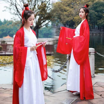 Жена традиционни китайски костюми Ханфу с преминаването яка и широки ръкави на Древния фехтовач Cosply за снимане на фестивала